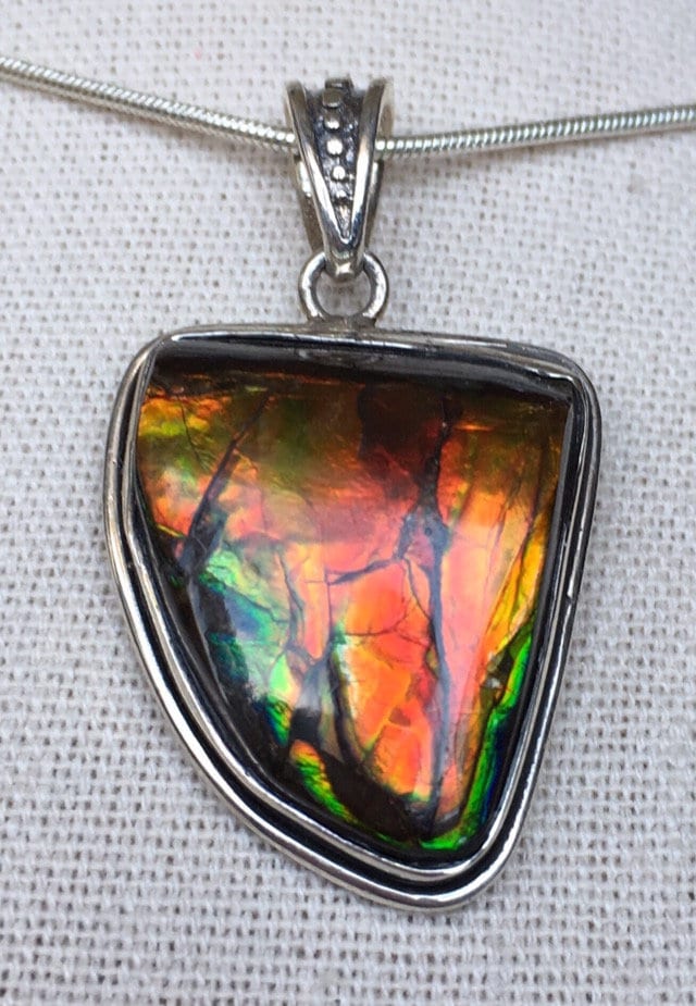 Unisex Ammolit Anhänger von AmmoliteRainbows