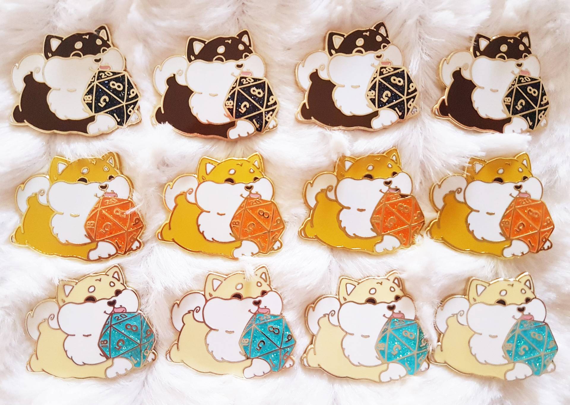 Würfel Haustiere, Shiba Inu Enamel Pins, Hunde Lapel Pin, Dnd Welpe Glitzer Emaille Pin Würfel Haustiere, Shiba Inu Enamel Pins, Hunde Lapel Pin, Dnd Welpe Glitzer Emaille Pin von Ammybunny
