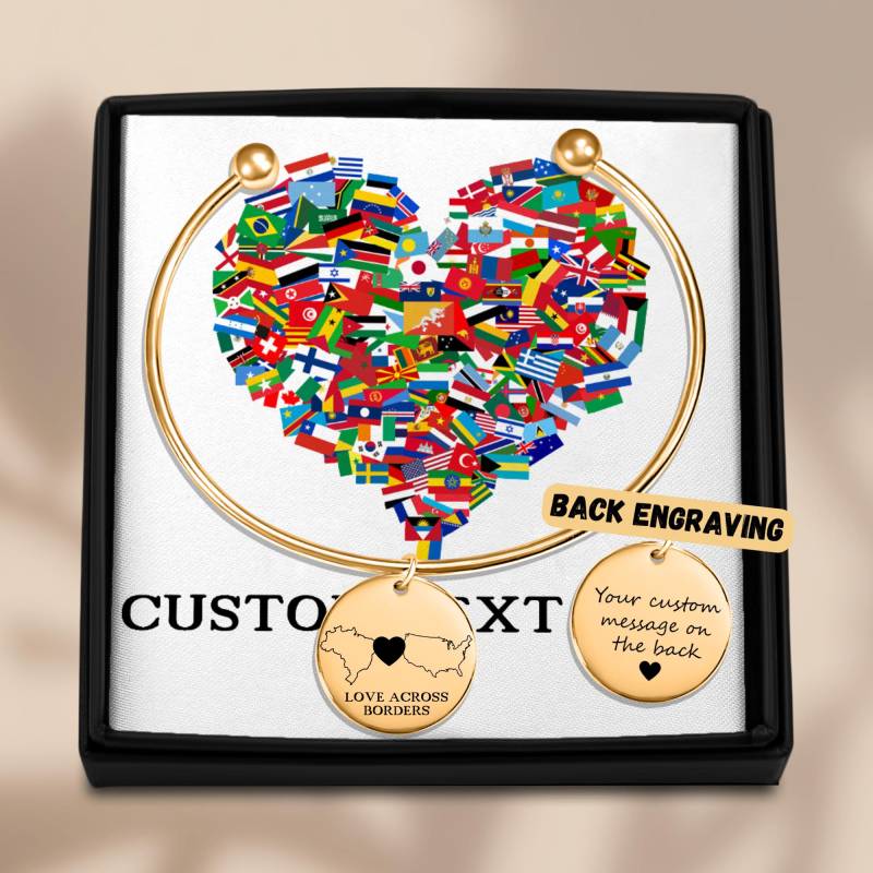 Personalized Country Necklace - Two Homes, One Heart. Perfect For Long-Distance Relationships. Custom State & Map Gift von Amolep