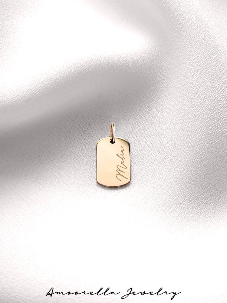 Signature Namensschild Style No. 13 - Koa Mini | Dog-Tag Anhänger 14K Gold Fill Sterlingsilber Aufschiebbare Abnehmbare Personalisierte Kinder von Amoorella