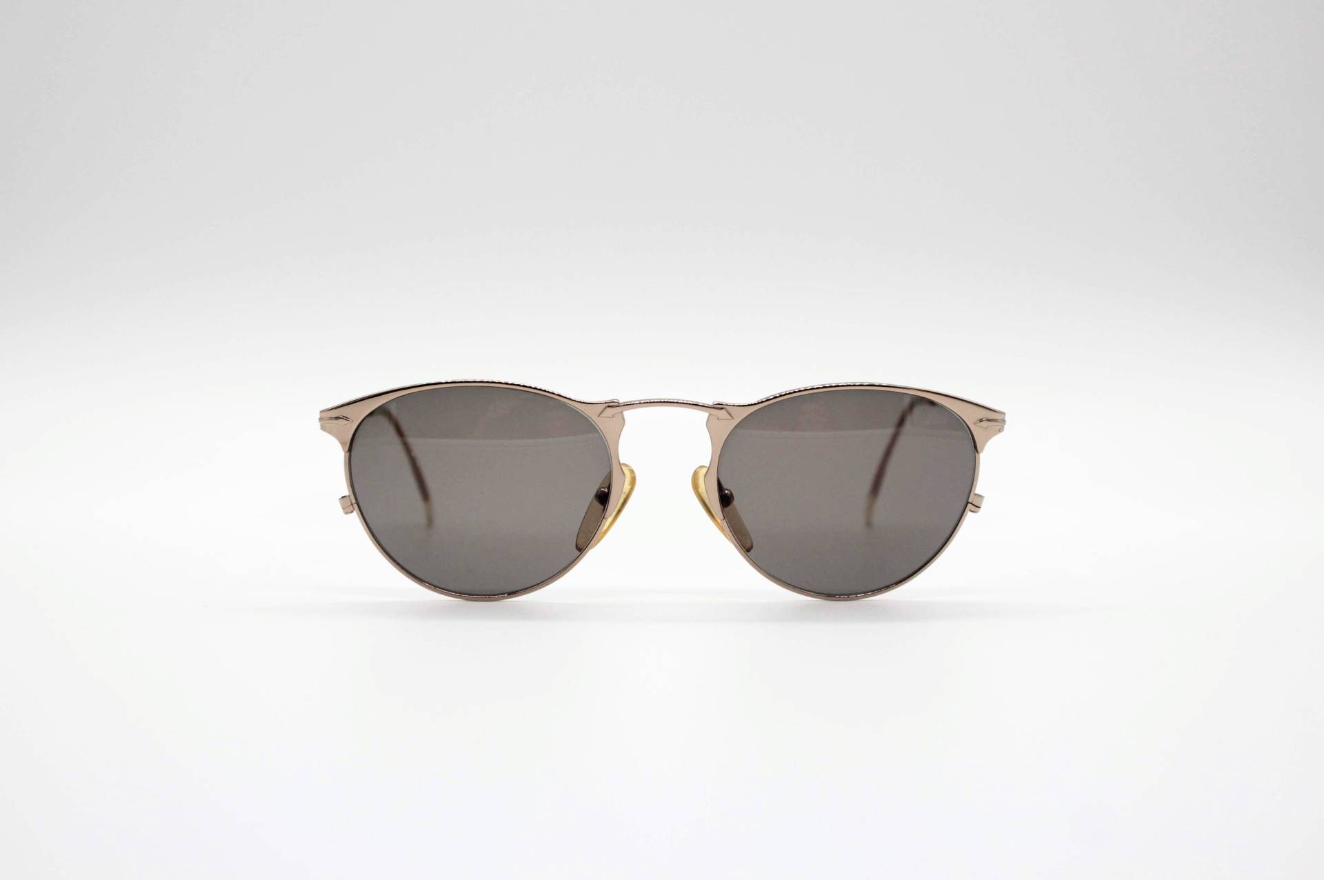 Jahrgang Jean Paul Gaultier 58-2172 Pantos Runde Metall Sonnenbrille Mit Original Sonnenschutzmittel, Hergestellt in Japan Nos Jahrgang Jean Paul Gaultier 58-2172 Pantos Runde Metall Sonnenbrille Mit Original Sonnenschutzmittel, Hergestellt in Japan Nos von AmorVintageEyewear