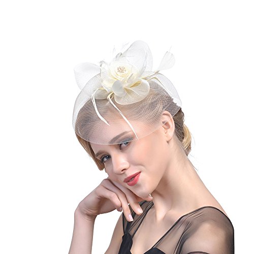 Amorar Damen Fascinator Hair Clip Hut Bankett Hut Stirnband Feder Blume Schleier Bowler Braut Hut für Cocktail Hochzeit (Beige) von Amorar