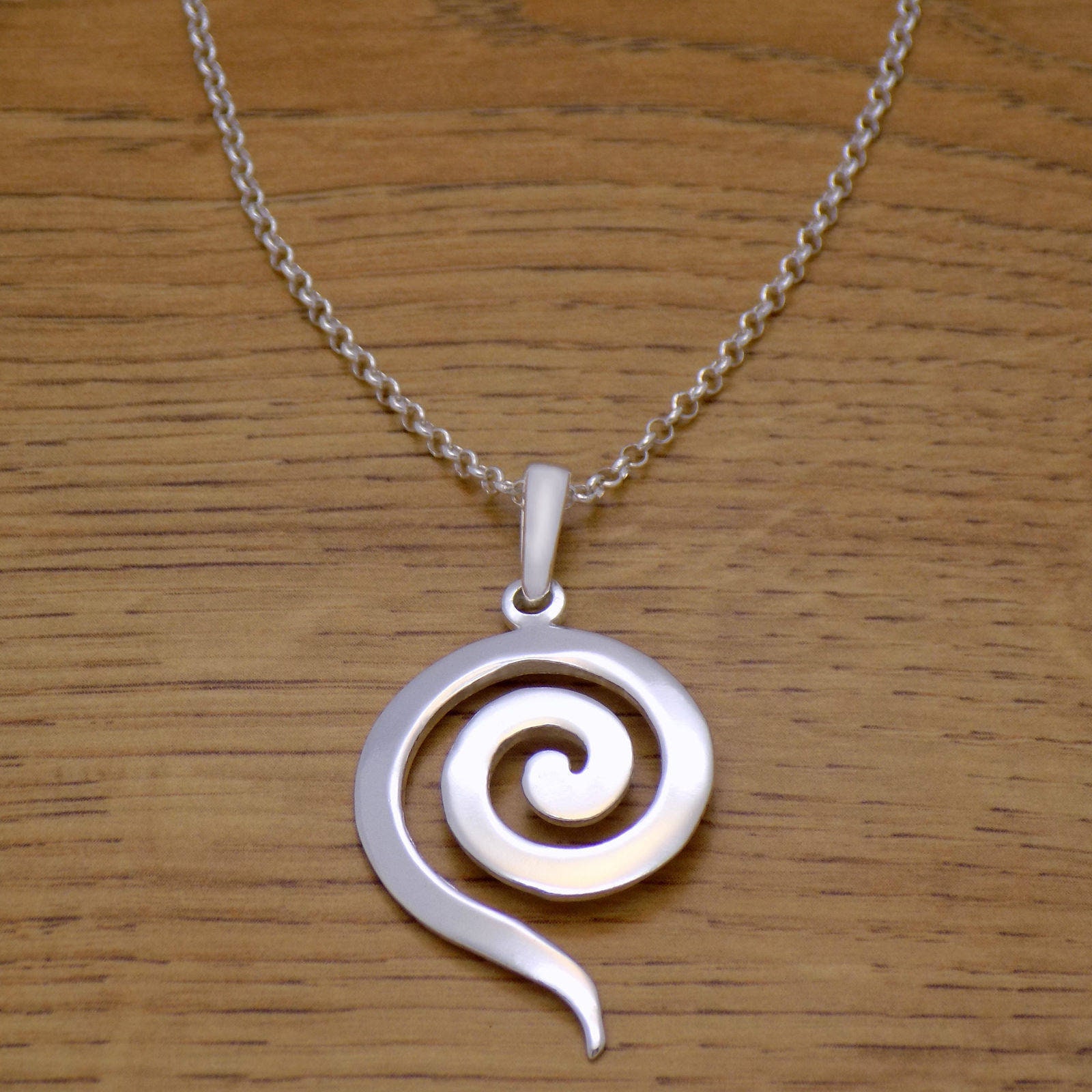 Atemberaubende Solid 925 Sterling Silber Spirale Anhänger Halskette Mit Kette Super Unglaublich Schönes Design von AmphoraJewelry