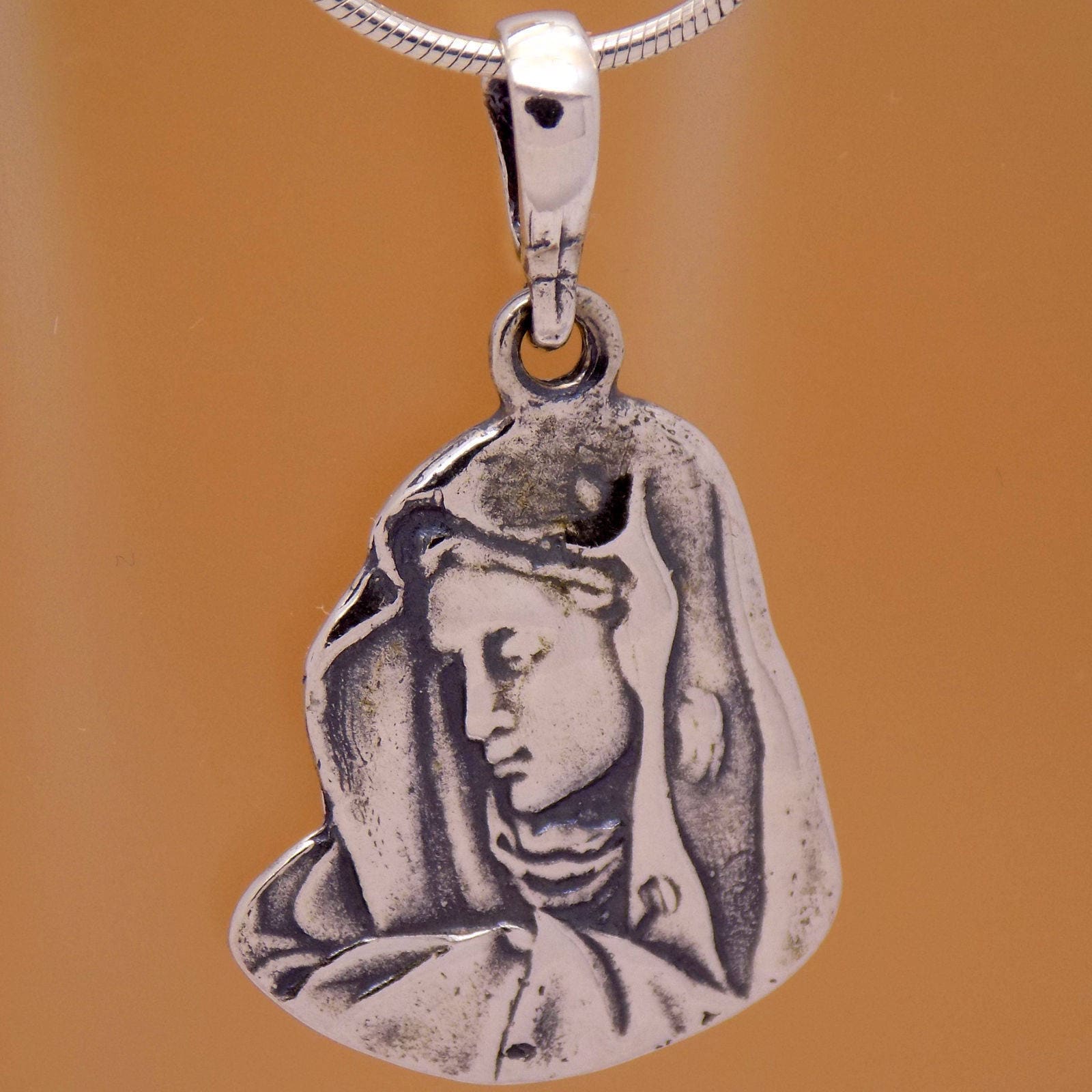 Classic Solid 925 Sterling Silber Heilige Jungfrau Maria Symbol Anhänger Wunderbare Oxidierte Handgefertigte Schöne Unglaubliche Design von AmphoraJewelry