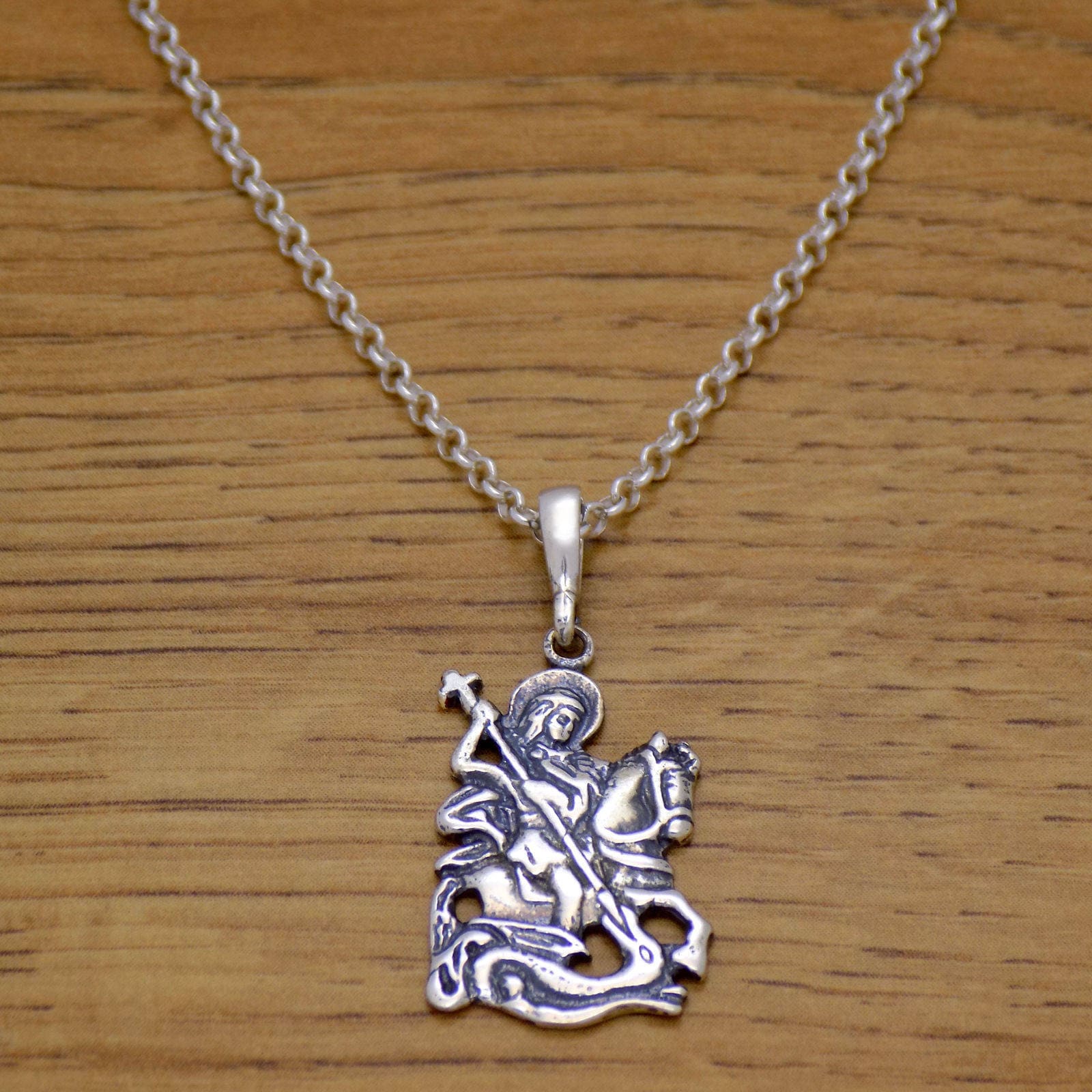 Wunderbare Solide 925 Sterling Silber Saint George Killing The Dragon Icon Oxidized Anhänger Halskette Mit Kette Atemberaubendes Unglaubliches Design von AmphoraJewelry