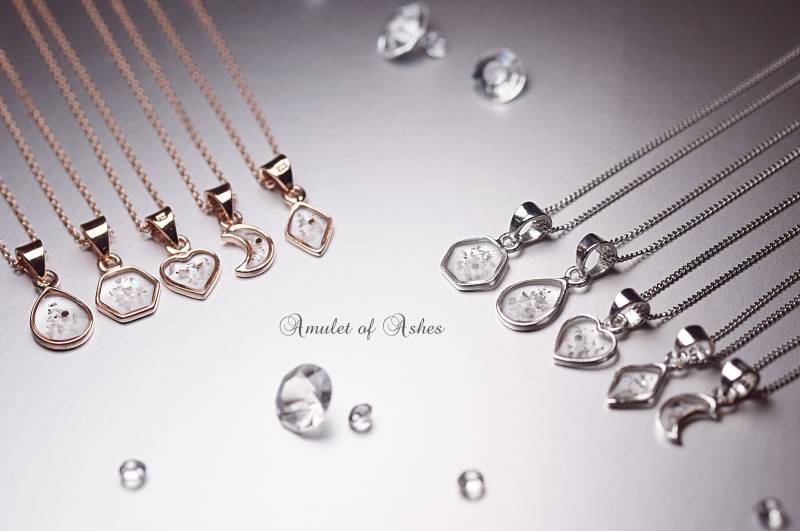 Einäscherung Asche & Gedenkstätte Dinky Form Halskette Mit Offenem Rücken von AmuletOfAshesLTD
