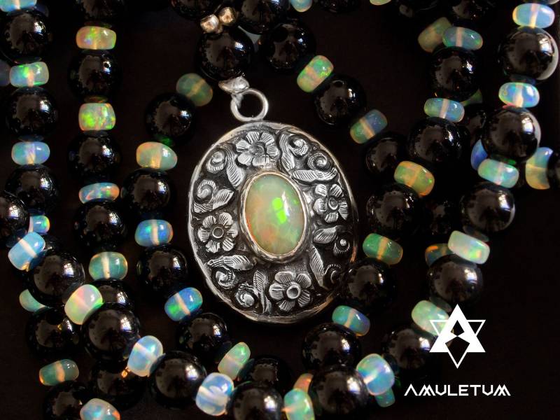 Echte Opale Japa Mala - Guru-Perle Aus Sterlingsilber Mit Großem Opal-Cabochon Einzelstück Handgefertigt Echte Opale Japa Mala - Guru-Perle Aus Sterlingsilber Mit Großem Opal-Cabochon Einzelstück Handgefertigt von AmuletumJewels