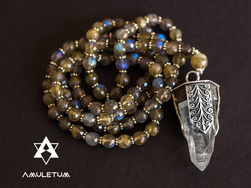 Labradorit 108 Mala Perlen Mit Großer Crystal Quartz Naturkristall Sterling Silber Guru Bead - Einzelstück Handmade von AmuletumJewels