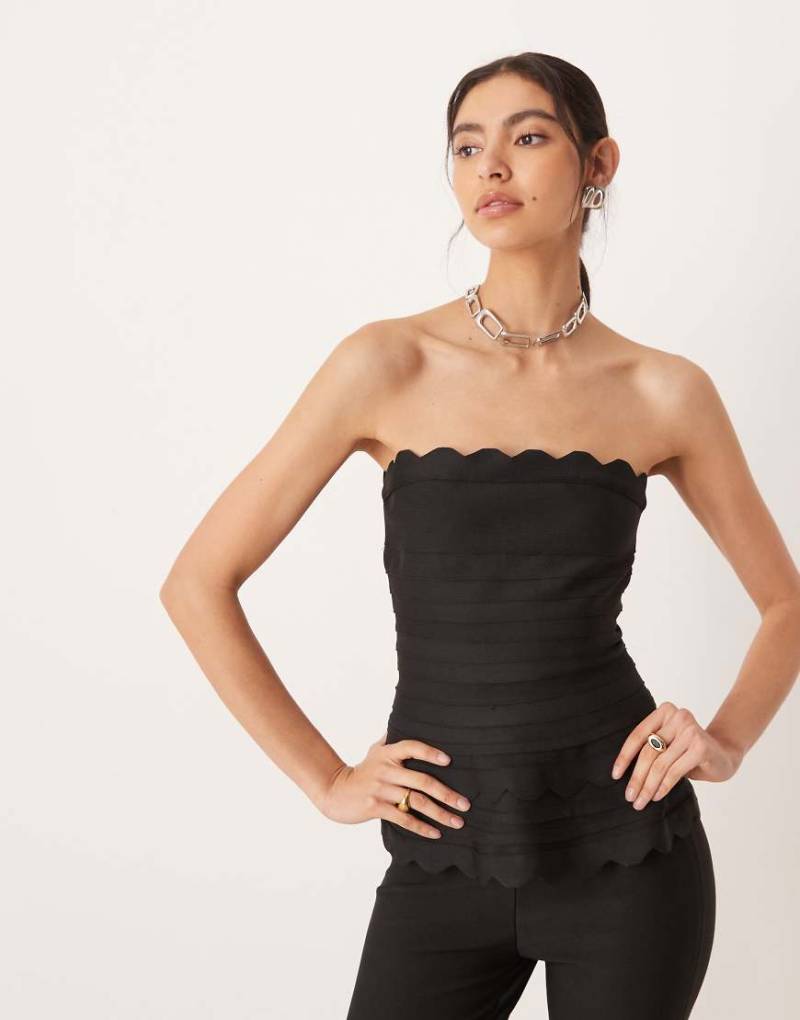 Amy Lynn - Bandagen-Oberteil in Schwarz mit Bogenkante, Kombiteil von Amy Lynn