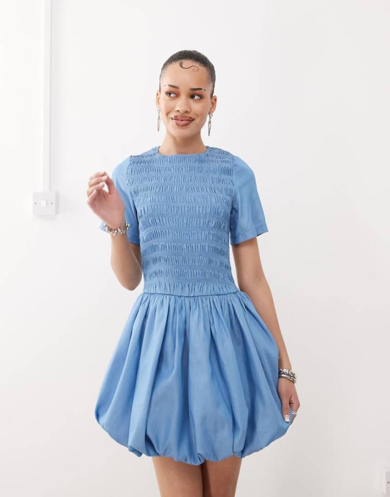 Amy Lynn - Eleanor - Minikleid aus Chambray in Blau mit Streifen und Ballonsaum von Amy Lynn