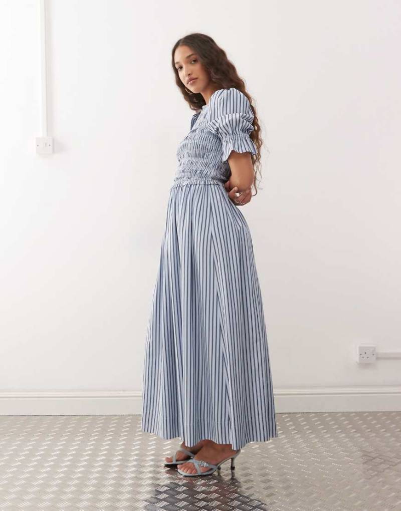 Amy Lynn - Midikleid aus Baumwolle in Blau gestreift mit Puffärmeln von Amy Lynn