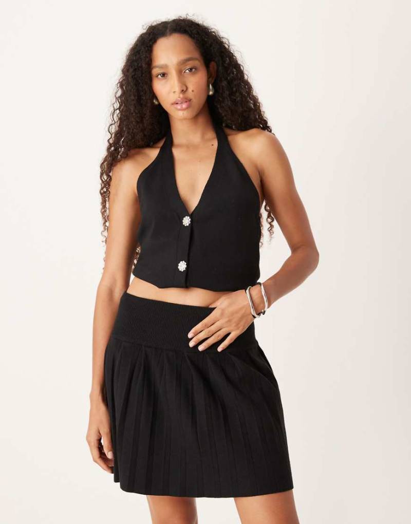 Amy Lynn - Minirock aus plissiertem Strick in Schwarz von Amy Lynn