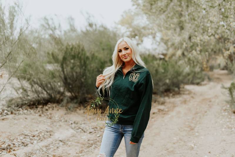 Damen Monogrammiert Quarter Zip Monogramm Pullover Sweatshirt Lässig Übergroße Ideal Für Brautjungfer Geschenk-Ideen, Die Halbe Sweat Personalisiert von AmyAnneApparel