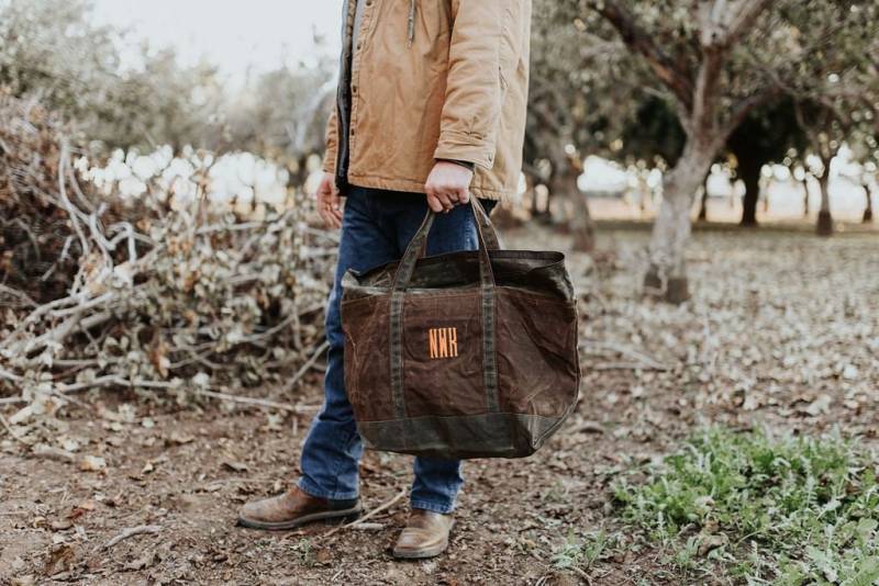 Herren Gewachste Leinwand Personalisierte Große Einkaufstasche | Schulranzen Reisegepäck Vatertag - Bräutigam Groomsmen Polterabend Mit Monogramm von AmyAnneApparel