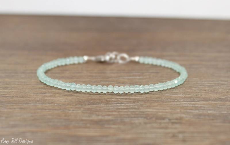 Aqua Chalcedon Armband, Sterling Silber, Schmuck, Minimalist, Layering Edelsteinschmuck Aqua Chalcedon Armband, Sterling Silber, Schmuck, Minimalist, Layering Edelsteinschmuck von AmyJillDesigns
