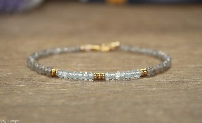 Aquamarin Und Labradorit Armband, Blauer Blitz Schmuck, Edelstein Layering März Geburtsstein von AmyJillDesigns