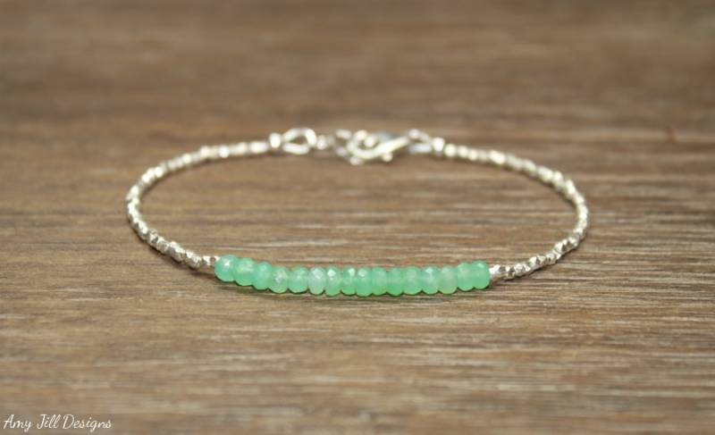 Chrysopras Armband, Hill Tribe Silber Perlen, Feinsilber, Schmuck, Layering, Minimalistisch Chrysopras Armband, Hill Tribe Silber Perlen, Feinsilber, Schmuck, Layering, Minimalistisch von AmyJillDesigns