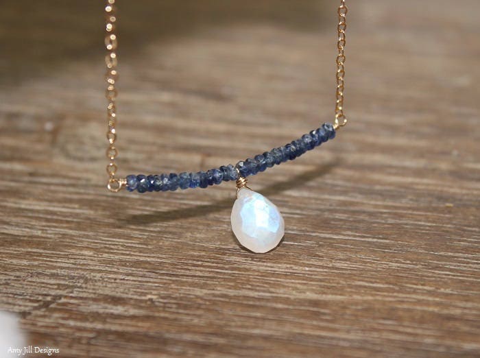 Mondstein Und Blauer Saphir Halskette, Bar Schmuck, Edelstein September Geburtsstein von AmyJillDesigns