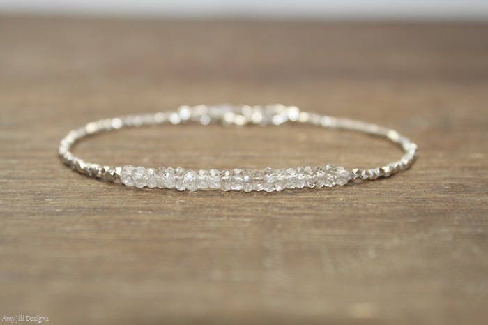 Natürliche Zirkon Armband, Hill Tribe Perlen, Champagne Zirkon, Stapeln, Dezember Geburtsstein, Edelstein Schmuck von AmyJillDesigns