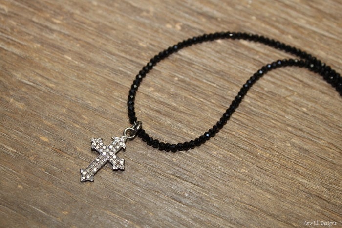 Pave Diamant Kreuz Halskette, Schwarze Spinell Steine, Anhänger, Sterling Silber, Echter Schmuck Pave Diamant Kreuz Halskette, Schwarze Spinell Steine, Anhänger, Sterling Silber, Echter Schmuck von AmyJillDesigns