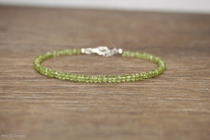 Peridot Armband, Schmuck, August Geburtsstein, Minimalist, Edelsteinschmuck Peridot Armband, Schmuck, August Geburtsstein, Minimalist, Edelsteinschmuck von AmyJillDesigns