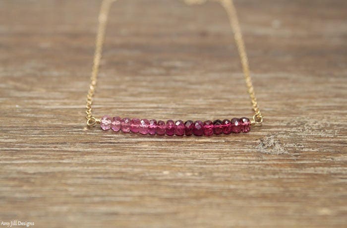 Rosa Turmalin Bar Halskette, Gold Filled, Minimal, Rosa Schmuck, Ombre Edelstein Oktober Geburtsstein von AmyJillDesigns