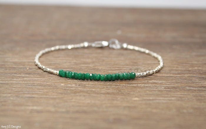 Smaragd Armband, Hill Tribe Perlen, Schmuck, Reinem Silber, Mai Geburtsstein. Edelstein Armband Smaragd Armband, Hill Tribe Perlen, Schmuck, Reinem Silber, Mai Geburtsstein. Edelstein Armband von AmyJillDesigns