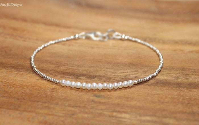Süsswasser Perlen Armband, Hill Tribe Silber Perlen, Feinsilber, Perlenschmuck, Juni Geburtsstein, Schichtung, Minimalist Süsswasser Perlen Armband, Hill Tribe Silber Perlen, Feinsilber, Perlenschmuck, Juni Geburtsstein, Schichtung, Minimalist von AmyJillDesigns