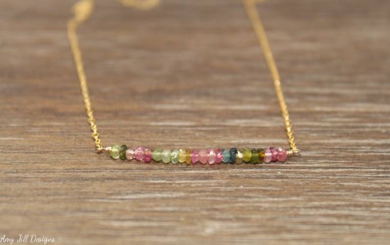 Wassermelone Turmalin Bar Halskette, Shaded, Ombre, Schmuck, Oktober Geburtsstein, Minimalist, Edelstein Halskette Wassermelone Turmalin Bar Halskette, Shaded, Ombre, Schmuck, Oktober Geburtsstein, Minimalist, Edelstein Halskette von AmyJillDesigns