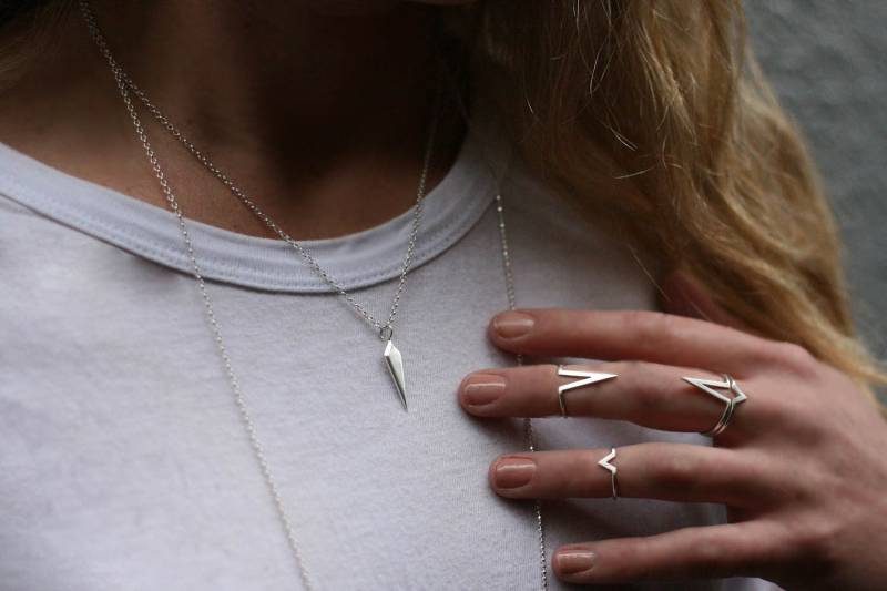 Insignia Facetten-Anhänger Insignia Facetten-Anhänger von AmyRadJewellery