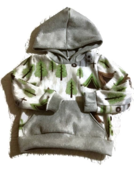 Fleece Hoodie - Camping Theme in Den Farben Braun, Grün, Hellbraun Und Grau Größe 3 Kundenbestellungen Möglich von AmysAtticDesigns