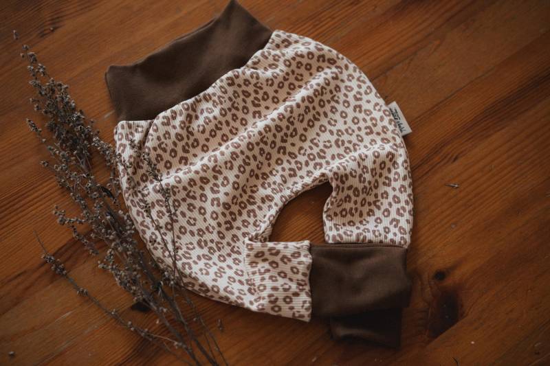Baby Pumphose Aus Rib Stoff Mit Leo Muster von AmysBlossom