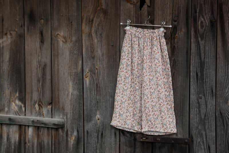 Kinder Musselin Hose Culottes Blümchen von AmysBlossom