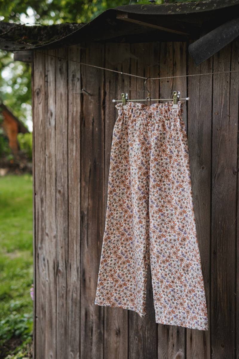 Kinder Musselin Hose Culottes Sommerblumen von AmysBlossom