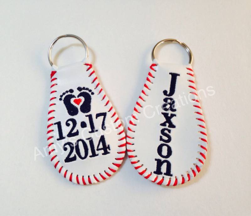 Baseball Schlüsselanhänger, Schlüsselbund, Leder Geburtsstat, Geburtsstat Schlüssel Baseball Schlüsselanhänger, Schlüsselbund, Leder Geburtsstat, Geburtsstat Schlüssel von AmysCustomCreation