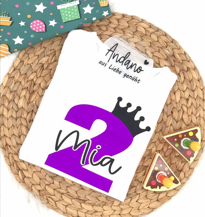 Geburtstag | Kinder T-Shirt Personalisiert Geburtstagsshirt Wunschzahl & Name Birthday Krone von AnDaNo10