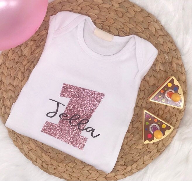 Geburtstag | Kinder T-Shirt Personalisiert Geburtstagsshirt Wunschzahl & Name Birthday von AnDaNo10