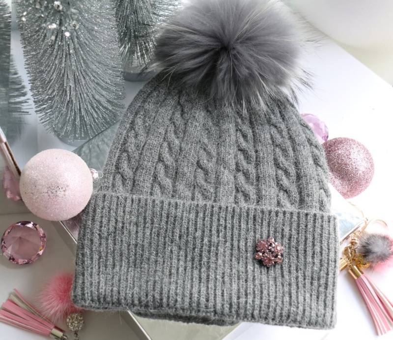 Beanie, Pom Mütze Kaschmir Wolle Strickmütze Mit Abnehmbarer Echt Waschbär Pelz Pom-Pom Graue Und Grauer Pom, Neu von AnExtraSpecialDesign