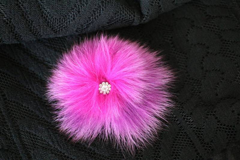 Pelz Brosche, Blumen Corsage, Pelz-Corsage Pin, Kristall Anstecknadel, Boutonniere, Damen Herren Neues Design von AnExtraSpecialDesign