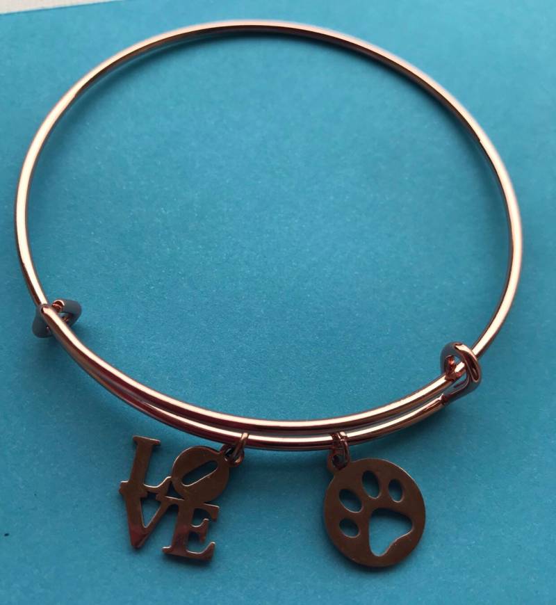 Hund Pfote Knochen Liebe Rose Gold Charm Armband Erweiterbar Armreif von AnEyeForCreating
