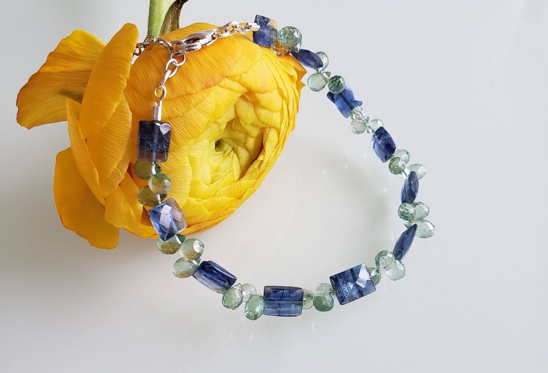 Blaues Kyanit Armband, Grünquarz Facettierte Tropfen, Karabinerverschluss 925 Sterling Silber Blaues Kyanit Armband, Grünquarz Facettierte Tropfen, Karabinerverschluss 925 Sterling Silber von AnGjewelryShop