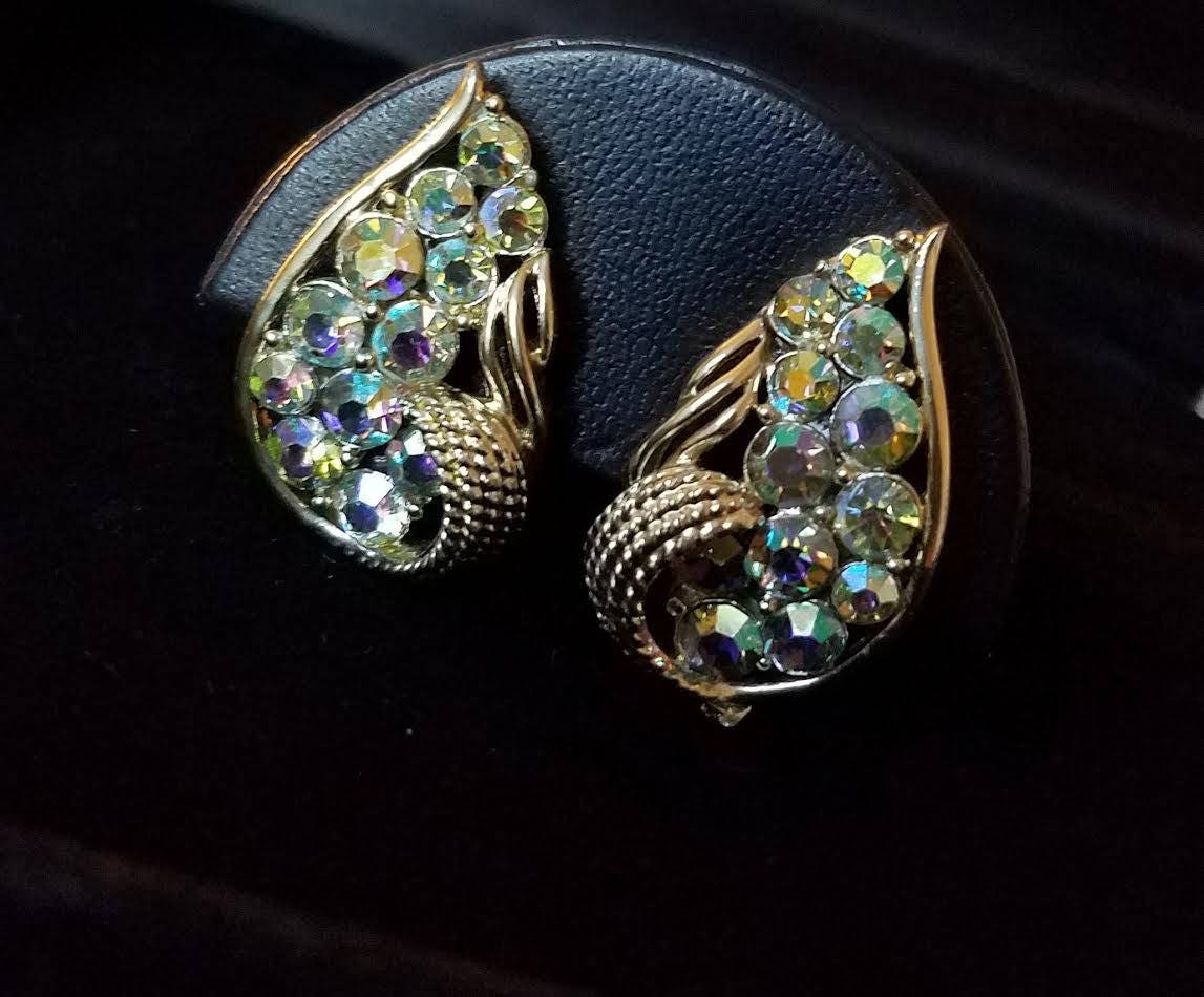 Jahrgang Coro Lisner, Aurora Borealis Blatt Ohrringe Jahrgang Coro Lisner, Aurora Borealis Blatt Ohrringe von AnItemOfBeautyIsAJoy