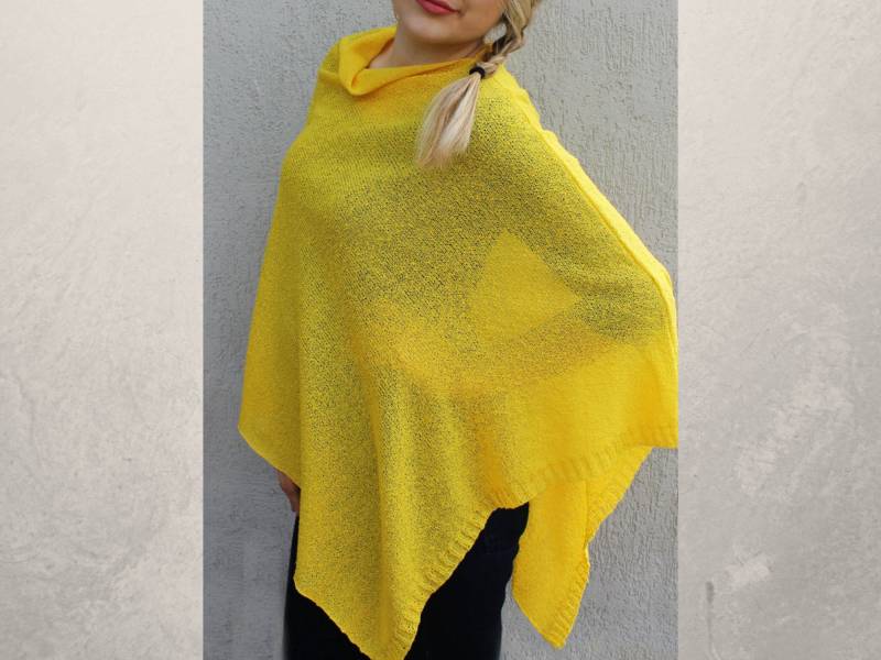 Gelbes Cape Kleidung Pancho Wrap Baumwolle Seide Poncho Pullover Schal Moderne Accessoires Overlay Top von AnRita