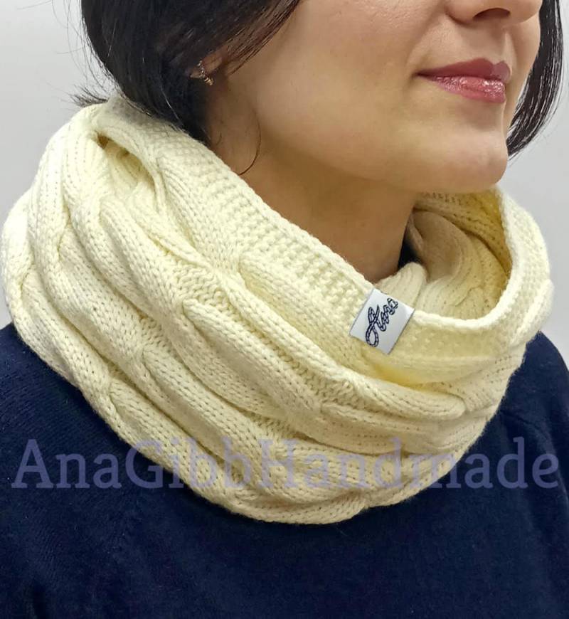 Handgefertigter Grobstrick Merino Wolle Rundschal Handgefertigter Grobstrick Merino Wolle Rundschal von AnaGibbHandmade