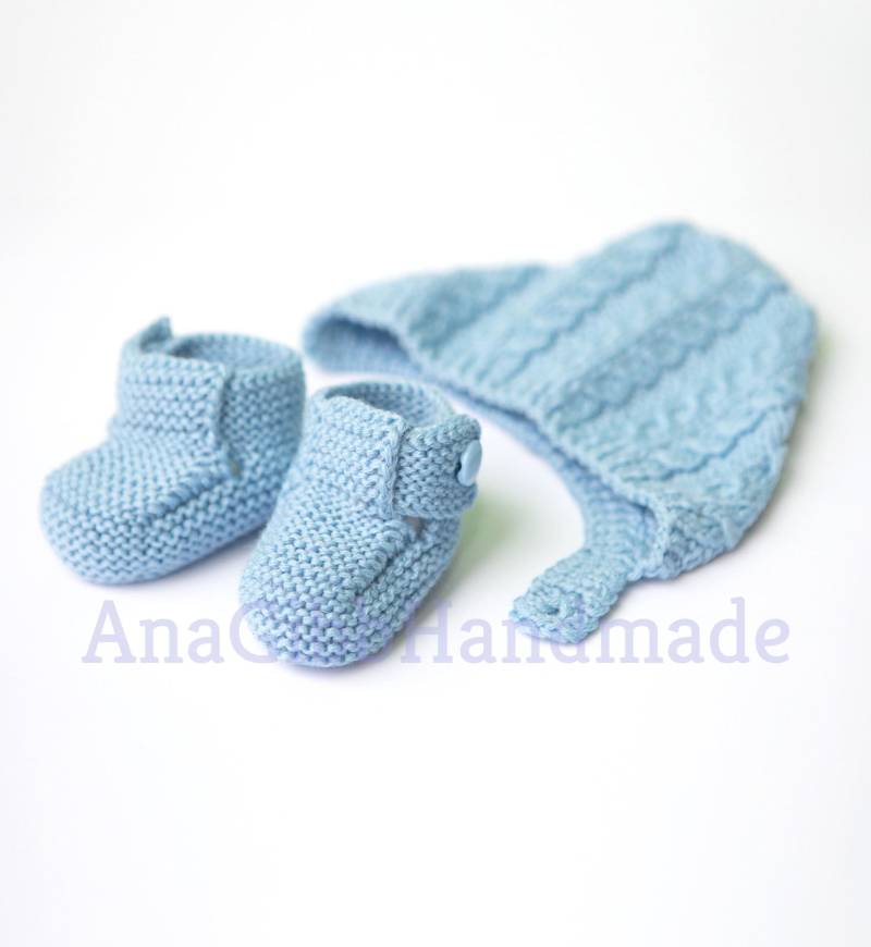 Zopfmuster Mütze Und Booties Set von AnaGibbHandmade