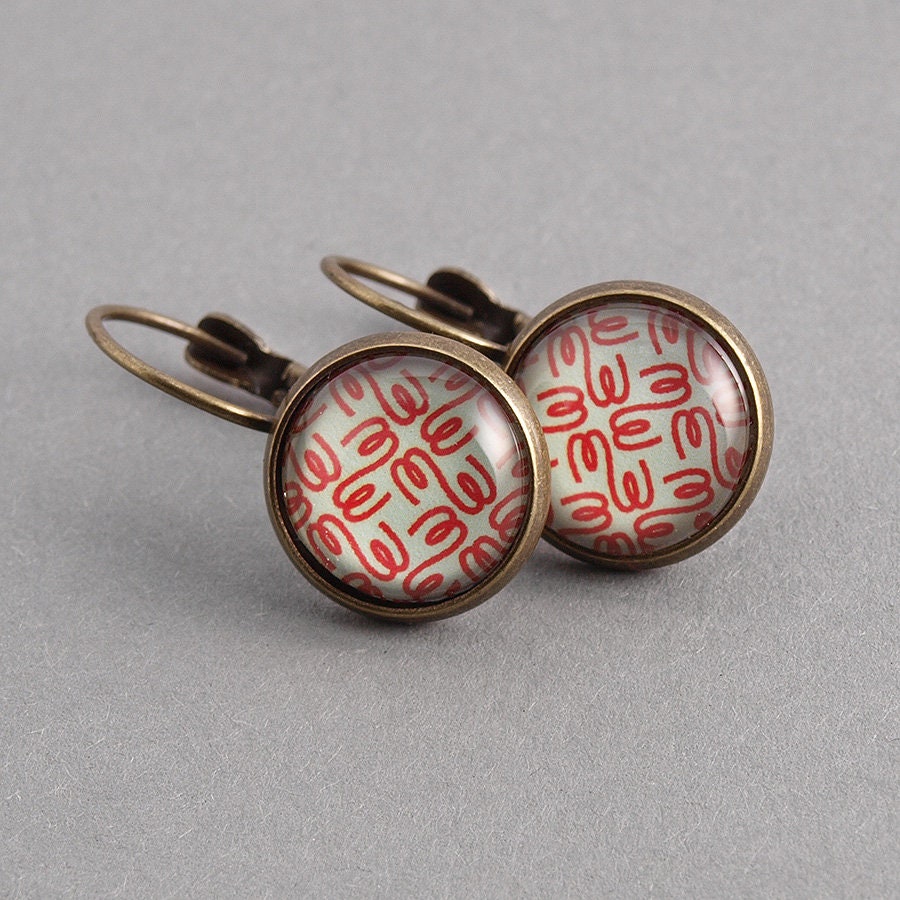 Bronze Ohrringe Mit Einem Stilvollen Muster - Handgefertigte Ohrhänger Für Frauen von AnaKarijoka