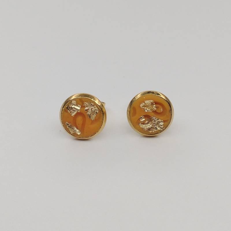 Ohrringe, Ohrstecker Edelstahl Vergoldet 8 Mm Mit Polymer Clay in Orange Blattgold von AnaKarijoka