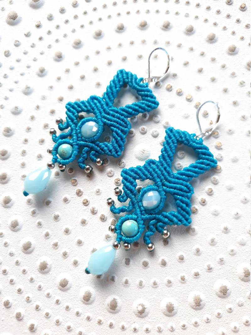 Blaue Makramee Ohrringe, Micromacrame Boho Ohrringe von AnaKiu
