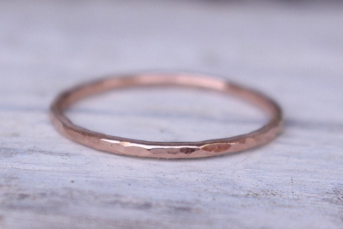 14 K Roségold Filled Gehämmerter Ring 14 K Roségold Filled Gehämmerter Ring von AnaKrolljewelry
