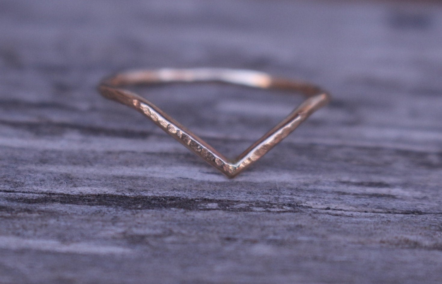 14 K Yellow Gold Filed Chevron Stacking Ring 14 K Yellow Gold Filed Chevron Stacking Ring von AnaKrolljewelry